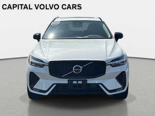 Crystal White 2025 Volvo XC60 Plus