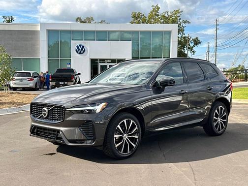 2025 Volvo XC60 B5 Plus