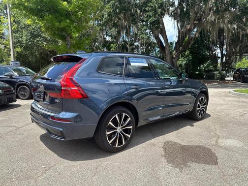 2024 Volvo XC60 B5 Plus Dark