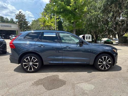 2024 Volvo XC60 B5 Plus Dark