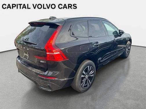 Onyx Black 2025 Volvo XC60 Core