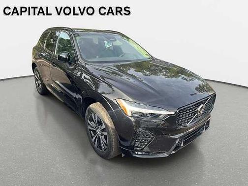 Onyx Black 2025 Volvo XC60 Core