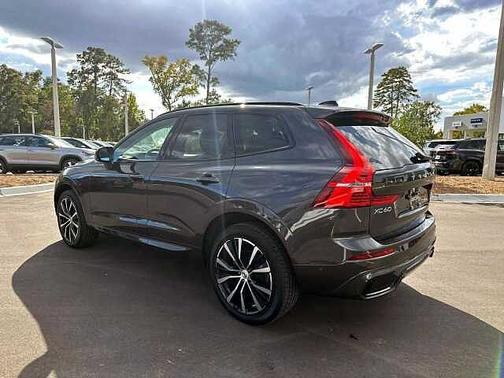 2025 Volvo XC60 Plus