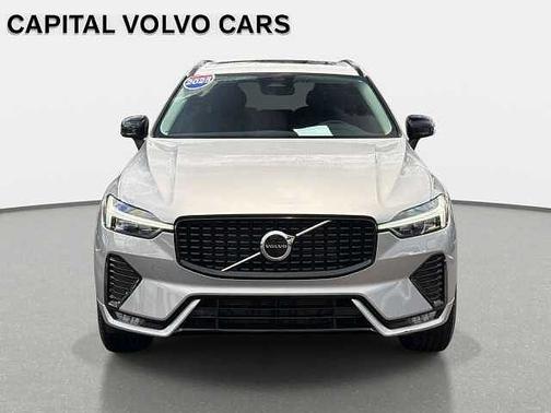 Silver Dawn 2025 Volvo XC60 Core