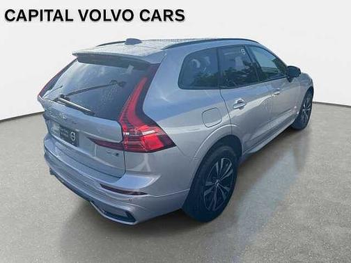 Silver Dawn 2025 Volvo XC60 Core