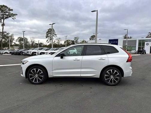 2025 Volvo XC60 Plus