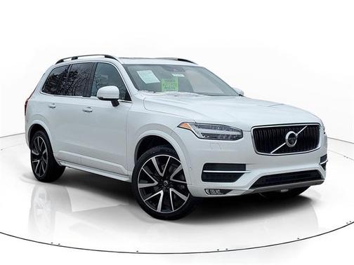 2018 Volvo XC90 T6 Momentum