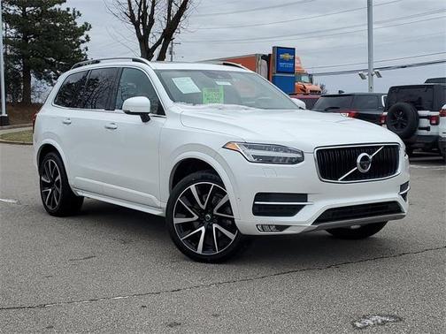 2018 Volvo XC90 T6 Momentum