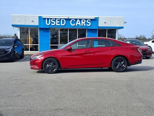 2023 Hyundai ELANTRA SEL