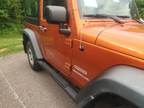 Mango Tango Pearlcoat 2011 Jeep Wrangler Sport