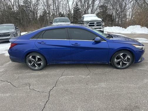 2023 Hyundai ELANTRA Limited