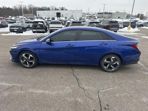 2023 Hyundai ELANTRA Limited