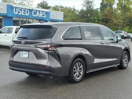 2023 Toyota Sienna XLE