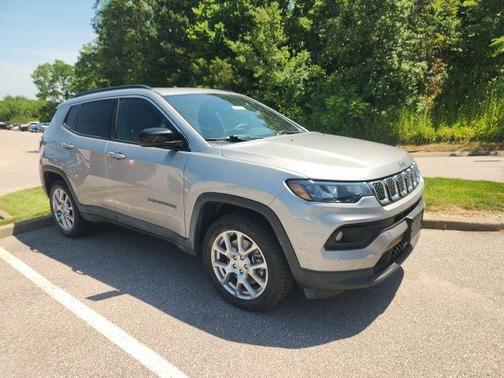 Billet Silver Metallic Clearcoat 2023 Jeep Compass Latitude Lux