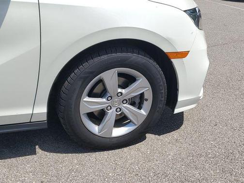 White Diamond Pearl 2019 Honda Odyssey EX-L
