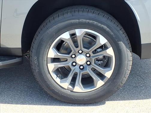 2025 Chevrolet Suburban LT
