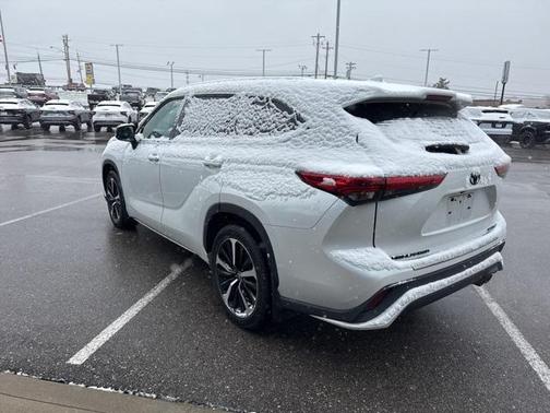 2022 Toyota Highlander XSE