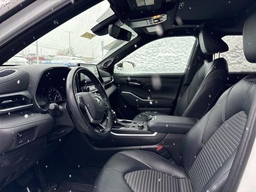 2022 Toyota Highlander XSE