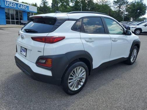 Chalk White 2021 Hyundai KONA SEL
