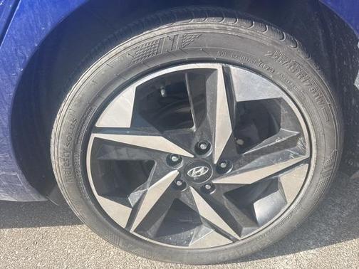 2021 Hyundai ELANTRA Limited