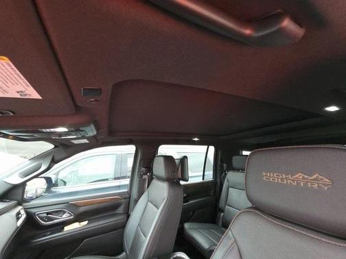 2023 Chevrolet Suburban High Country