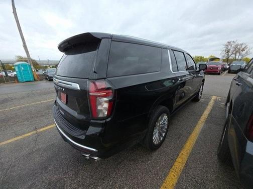 2023 Chevrolet Suburban High Country