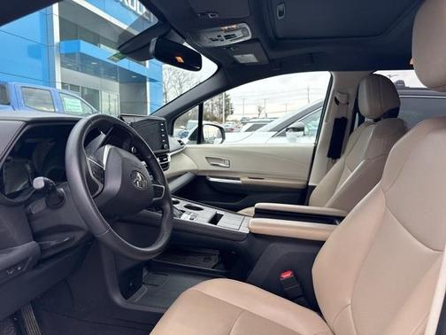 2022 Toyota Sienna XLE
