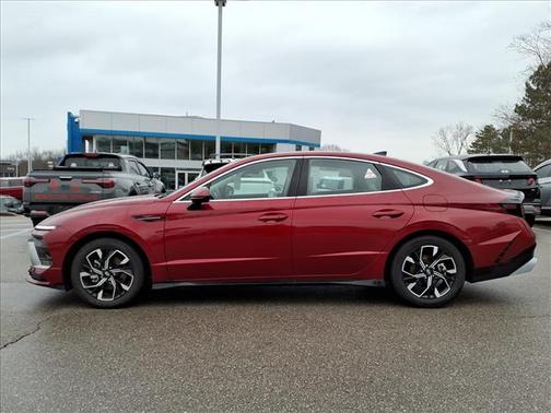 2025 Hyundai SONATA SEL