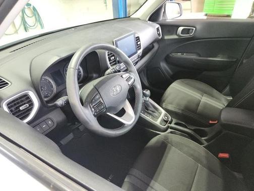 2022 Hyundai VENUE SEL