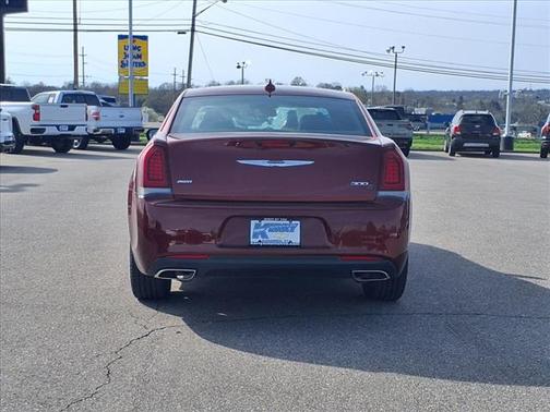 2018 Chrysler 300 S