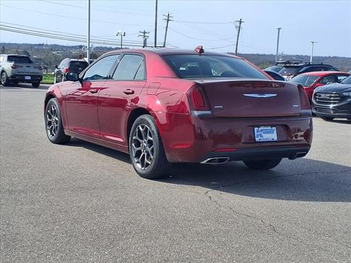 2018 Chrysler 300 S