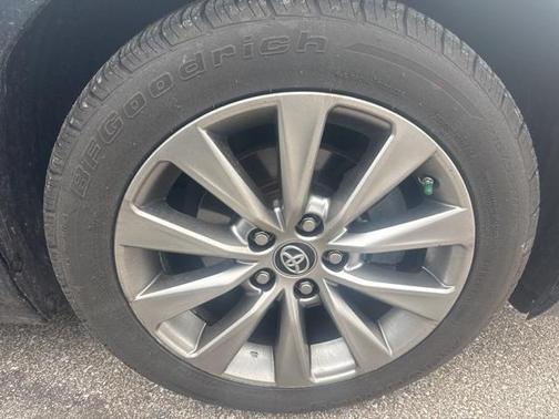 2016 Toyota Camry Hybrid XLE