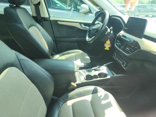 2021 Ford Escape Titanium