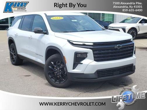 Polar White 2026 Chevrolet Traverse LT