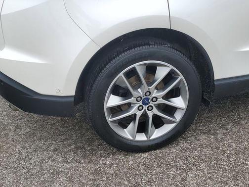 White Platinum Clearcoat Metallic 2015 Ford Edge Titanium