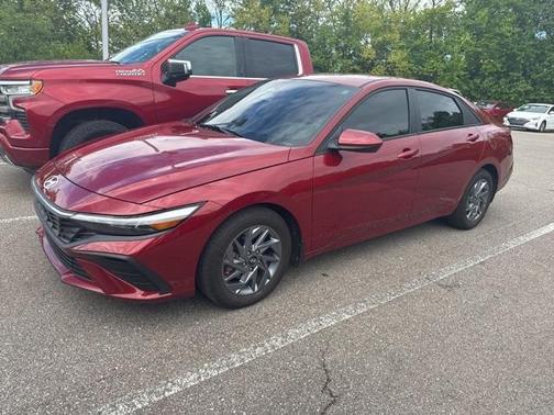 2024 Hyundai ELANTRA SEL