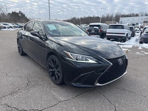 2022 Lexus ES 300h F SPORT