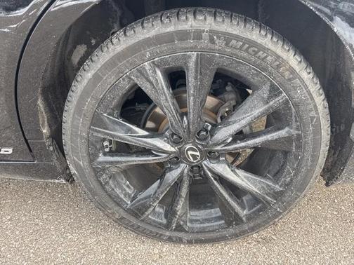 2022 Lexus ES 300h F SPORT