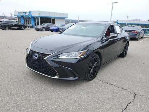 2022 Lexus ES 300h F SPORT