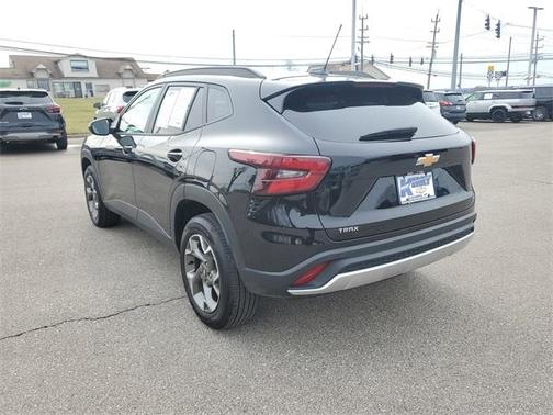 2025 Chevrolet Trax LT
