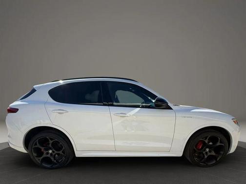 2022 Alfa Romeo Stelvio Ti