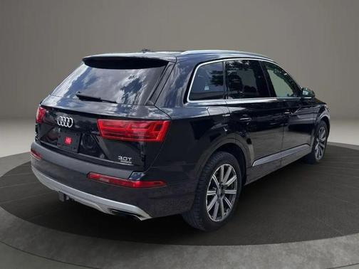 Black 2018 Audi Q7 3.0T Prestige