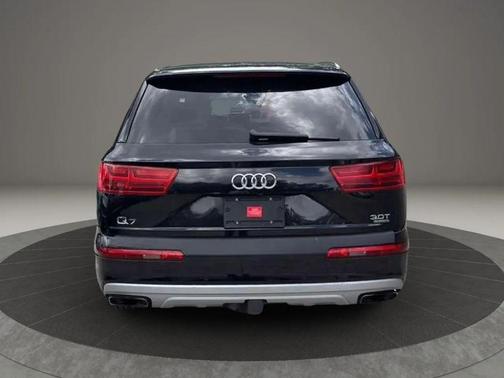 Black 2018 Audi Q7 3.0T Prestige