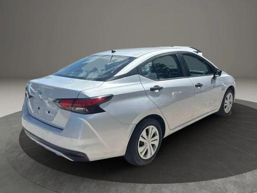 Brilliant Silver Metallic 2020 Nissan Versa 1.6 S