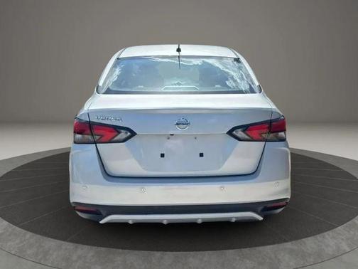 Brilliant Silver Metallic 2020 Nissan Versa 1.6 S