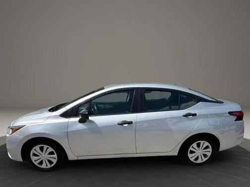 Brilliant Silver Metallic 2020 Nissan Versa 1.6 S