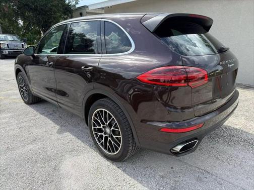 2016 Porsche Cayenne Base