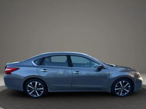 2016 Nissan Altima 2.5 SR