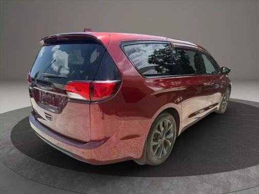 2018 Chrysler Pacifica Touring Plus