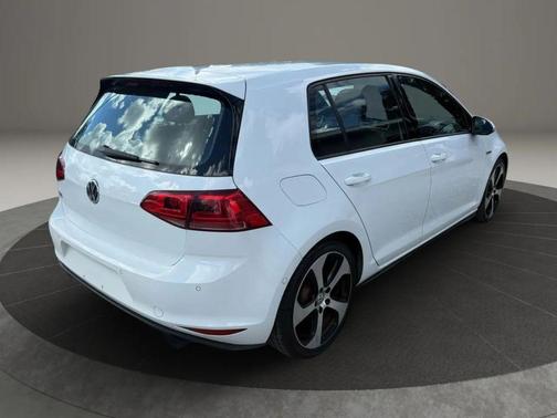 2015 Volkswagen Golf GTI 2.0T S 4-Door